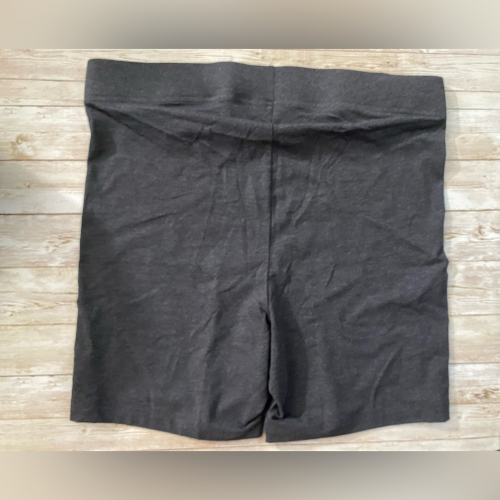 🆕 Old Navy Women's High-Waisted Biker Shorts 6-inch inseam L 12-14 - Picture 5 of 9